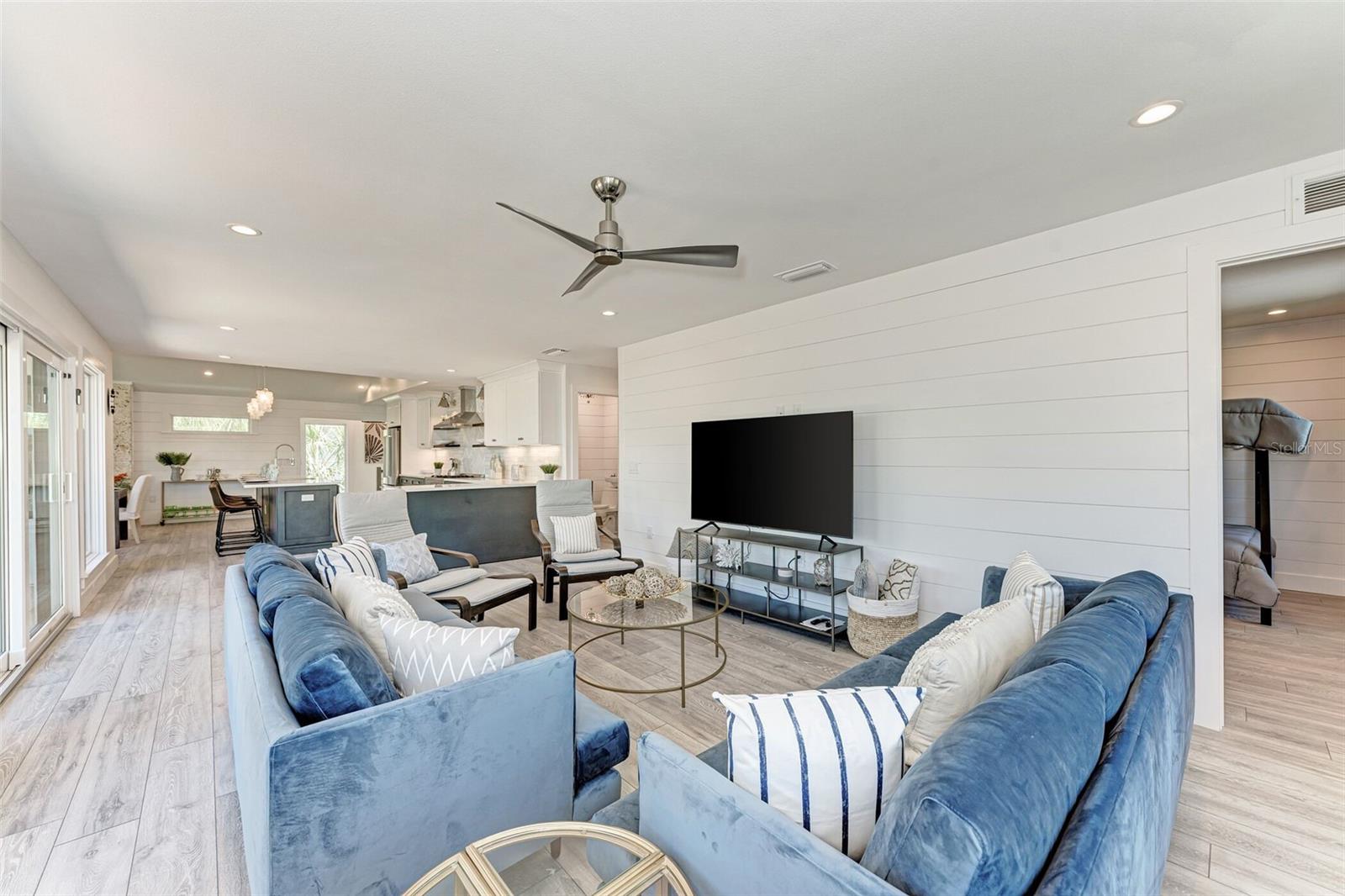 LUANA ISLES - Residential