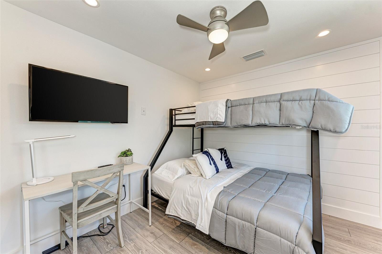 LUANA ISLES - Residential