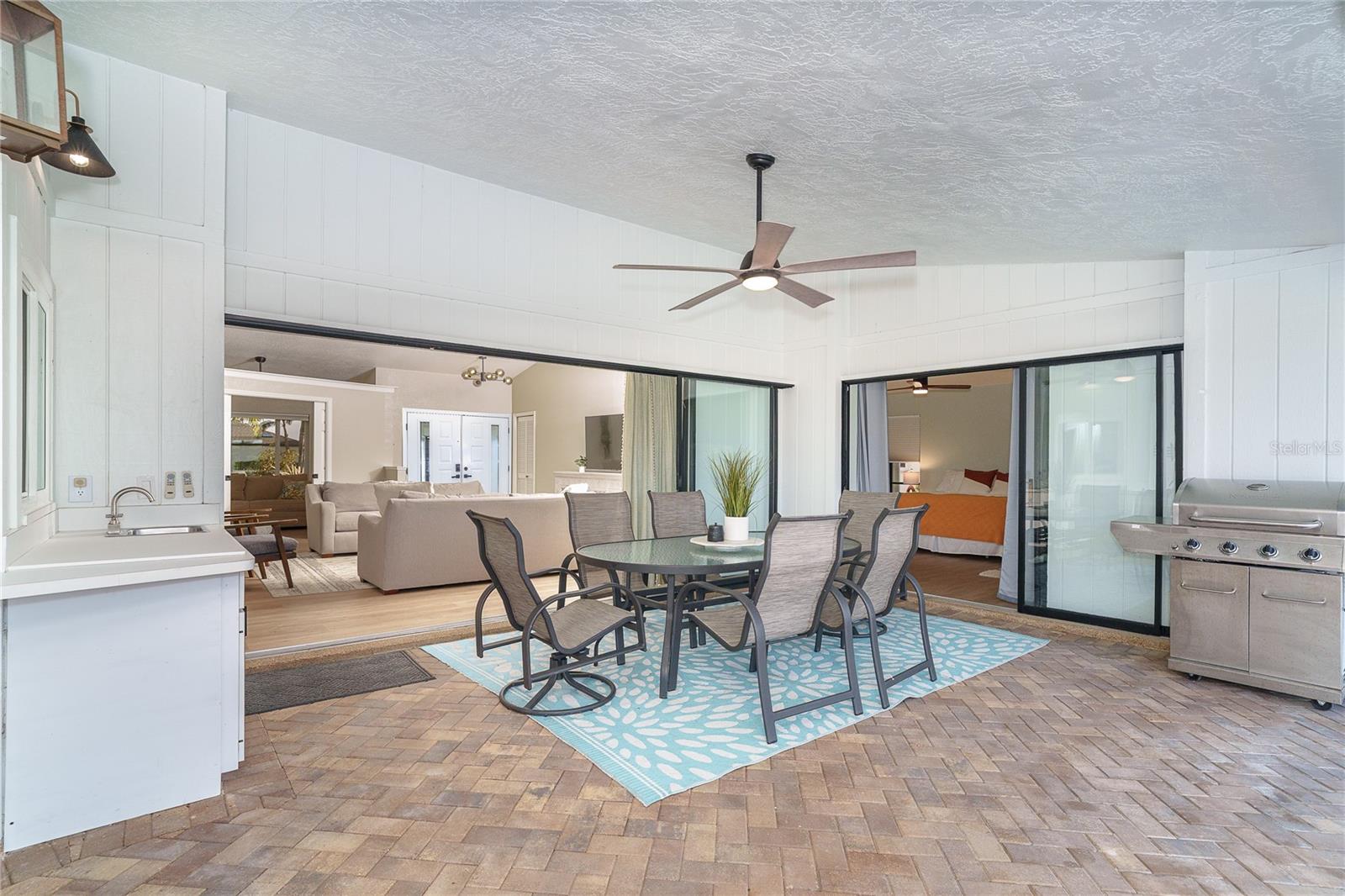 ROTONDA WEST PEBBLE BEACH - Residential