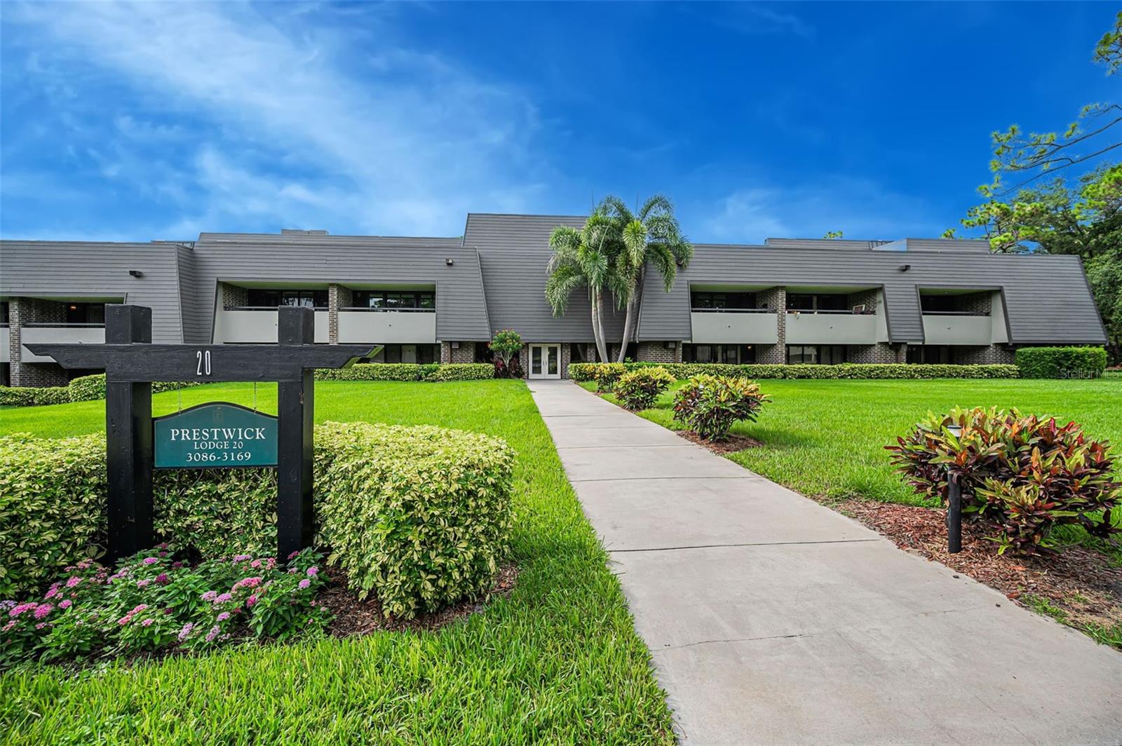 Innisbrook ia a truly special and unique place with first class amenities carefully woven into the fabric of Innisbrook with 28 lodges, 3 club houses, 5 restaurants and many pools.  Watch the golfers tee off on the North course # 2 Tee from the balcony of this charming cozy and updated renovated executive A2 suite.  Condo is featured furnished with the GEN X in mind as well as anyone looking to "up" their style of resort golf living ! With a new HVAC system plus a Tankless Water Heater this condo is ready and waiting for you to bring your suitcase and move right into the Innisbrook life style. The full service kitchen is equipped with a  new range and refrigerator as well as a dishwasher and microwave. Everything you asked for plus furnished.
An outstanding "get-a-way" condo for a weekend retreat or a seasonal rental.  Short term rentals are permitted at Innisbrook with the applicable sales tax and registration.  Explore the many golf courses home to the PGA Valspar Tournament played this coming season in May on The Copperhead.  This is it! Innisbrook - and you can be a part of this exciting home away from home.  If tennis is your bag or even pickle ball check out the newly added Pickle Ball courts with outstanding instruction available from some of the top racket ball instructors. in the county. Bring the family and the dog as Innisbrook is a pet friendly resort.  Don't forget your bikes with the Pinellas Trail accessible outside the Klosterman Gate to take you to the nearby vintage towns like Tarpon Springs or the village of Dunedin. Always an event from Arts and Crafts to concerts on  the beach by the seaside.  With this Prestwick condo you will discover- "Magic is in the Air"!