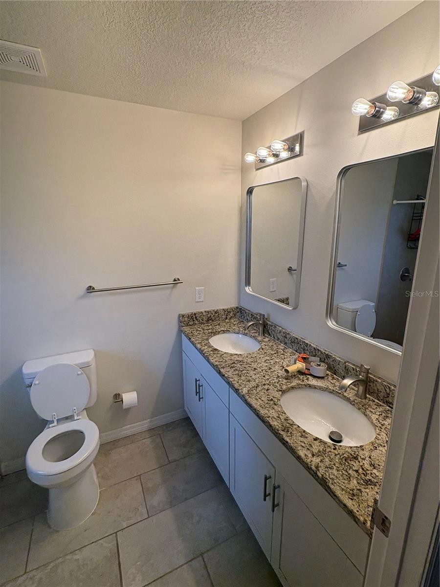 INVERNESS VILLAGE UN 4 - Residential Lease