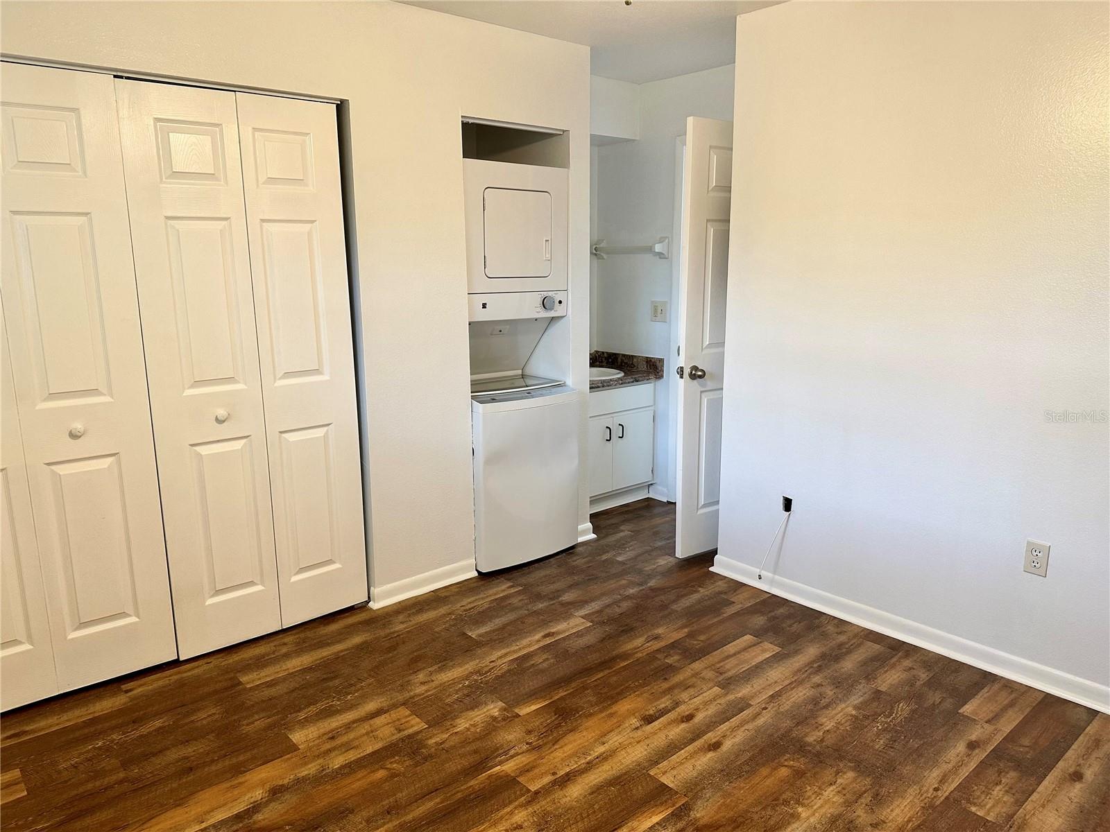 LAMPLIGHTER VILLAGE - Residential Lease