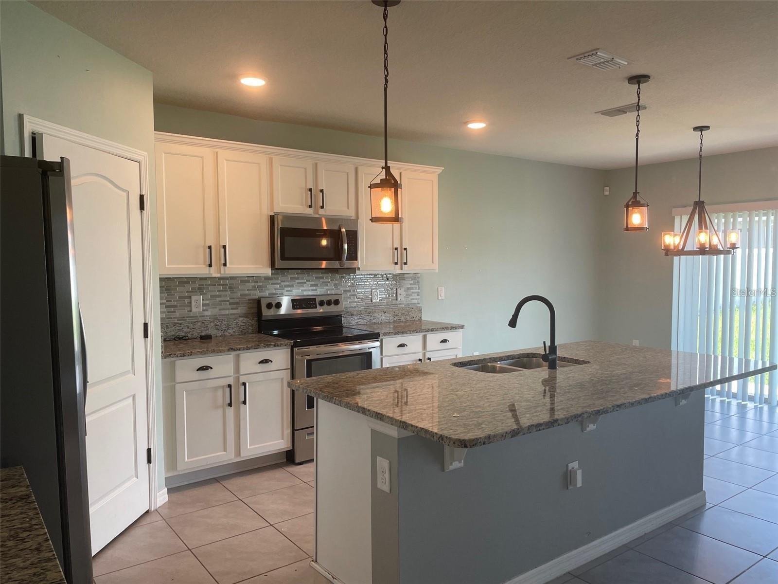 ESTATES/WESTERLY - Residential Lease