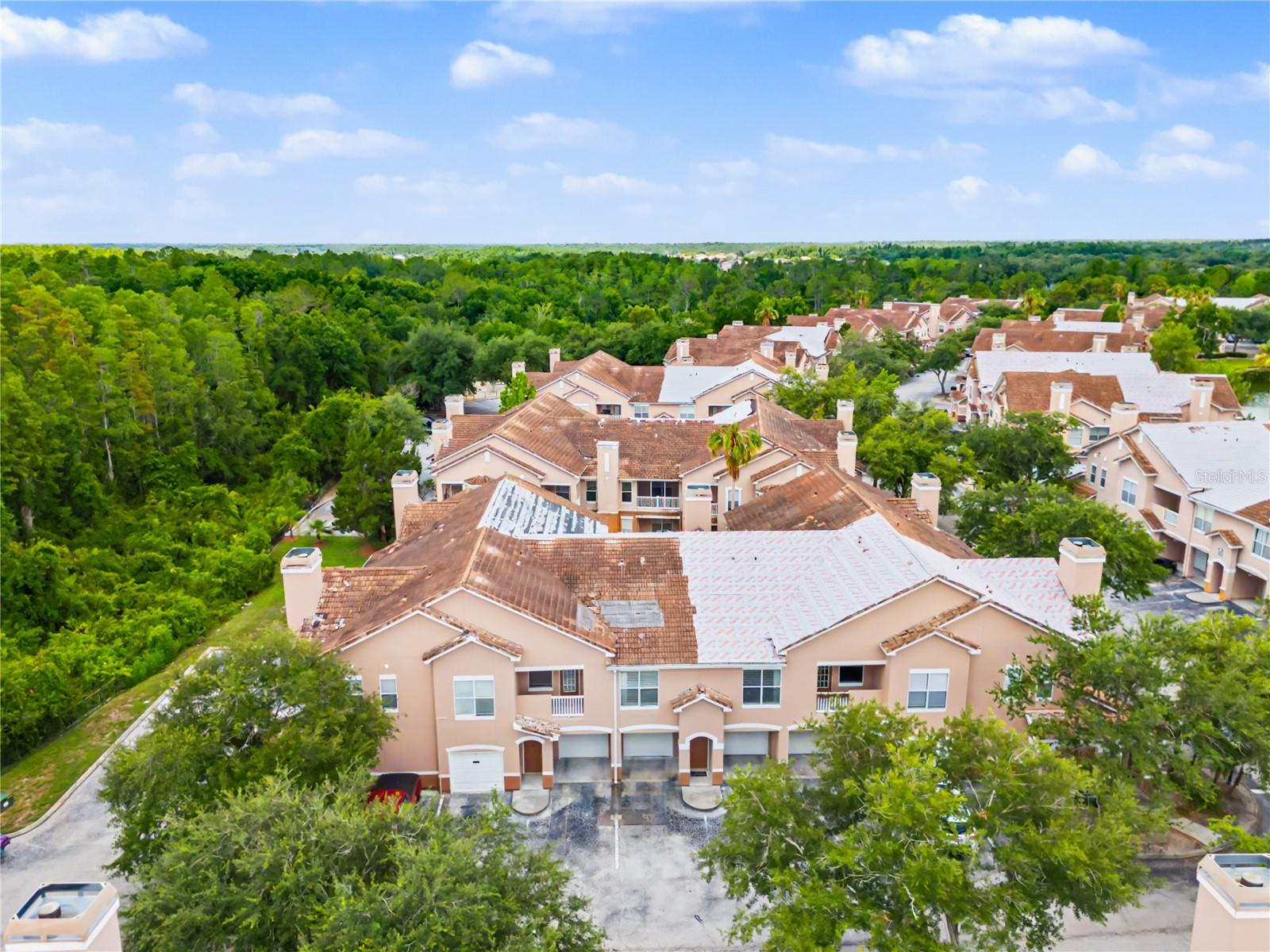 THE VILLAS CONDO - Residential