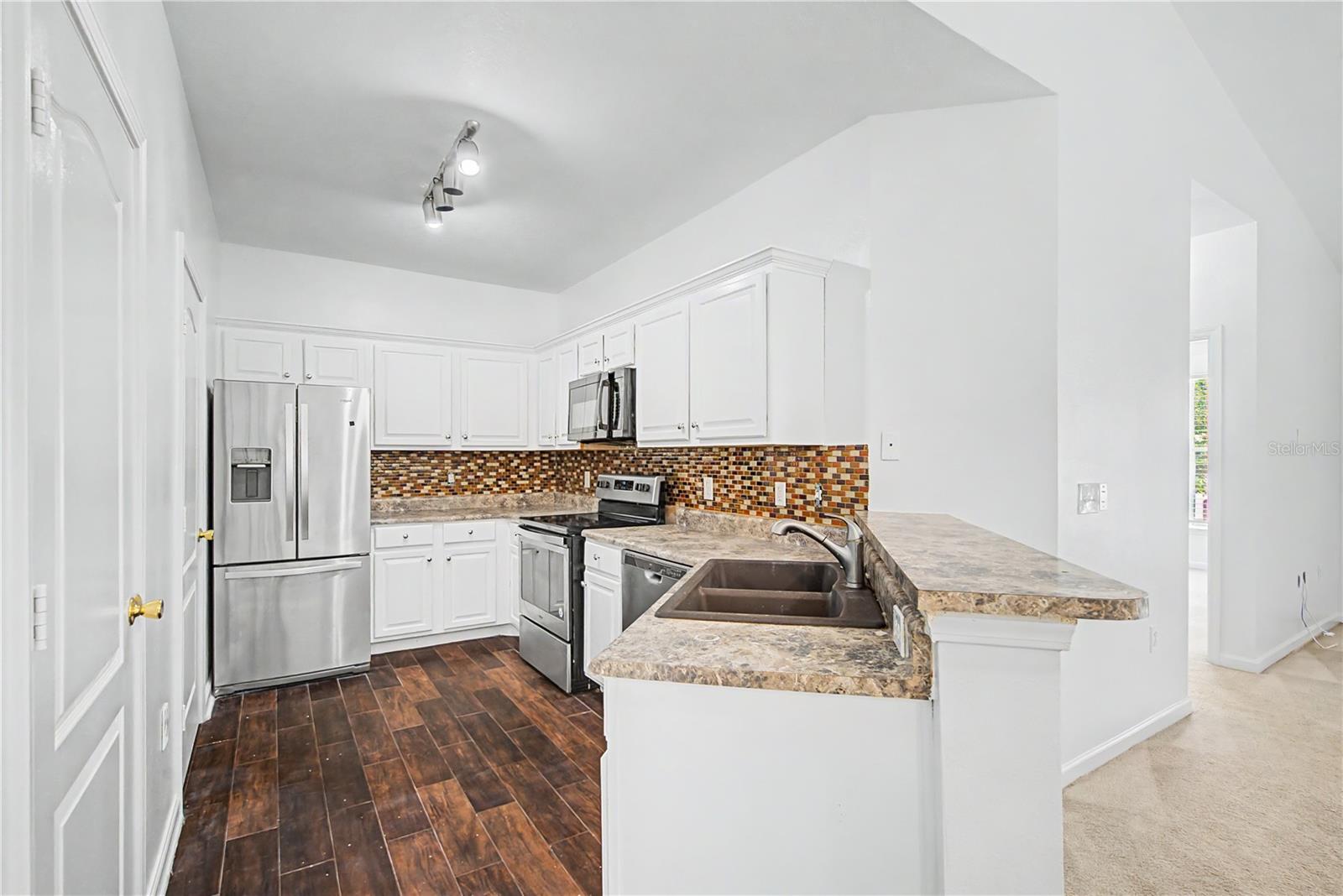 THE VILLAS CONDO - Residential