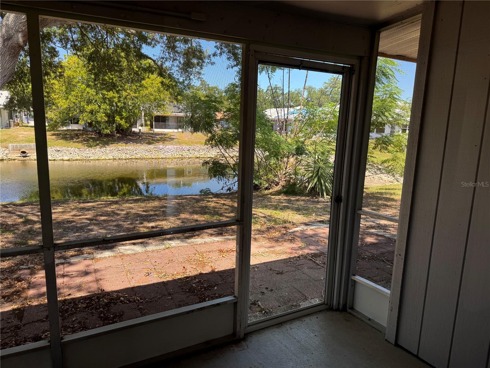 THE VILLAS OF LAKESIDE SOUTH - Residential Lease