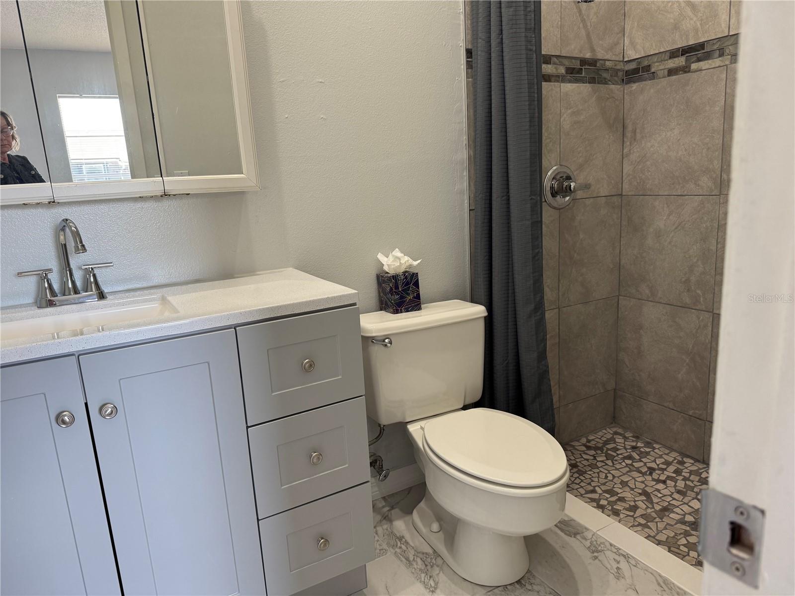 THE VILLAS OF LAKESIDE SOUTH - Residential Lease