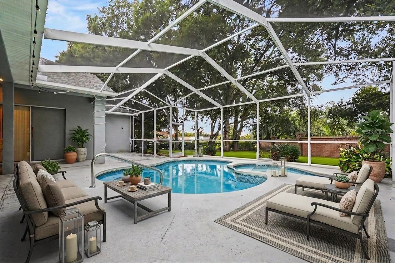 HOLLINGTON OAKS - Residential Lease