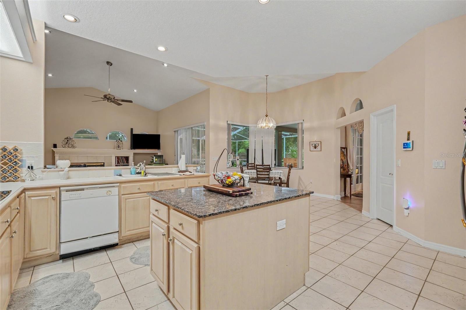 HOLLINGTON OAKS - Residential Lease