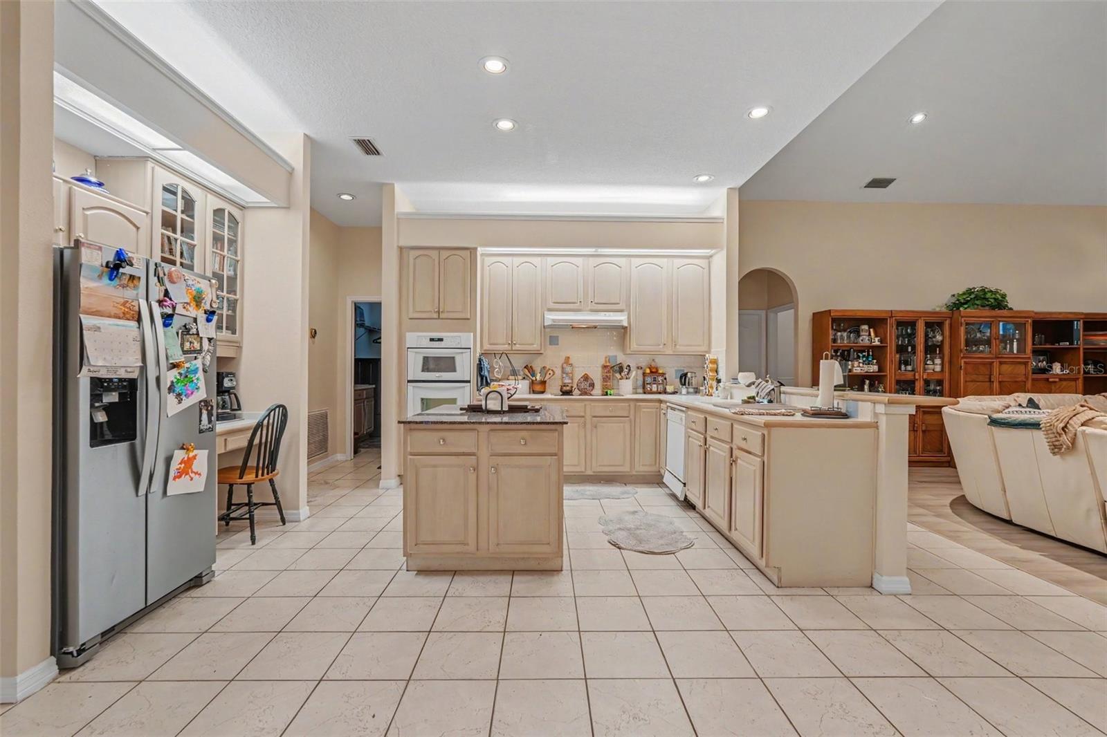 HOLLINGTON OAKS - Residential Lease