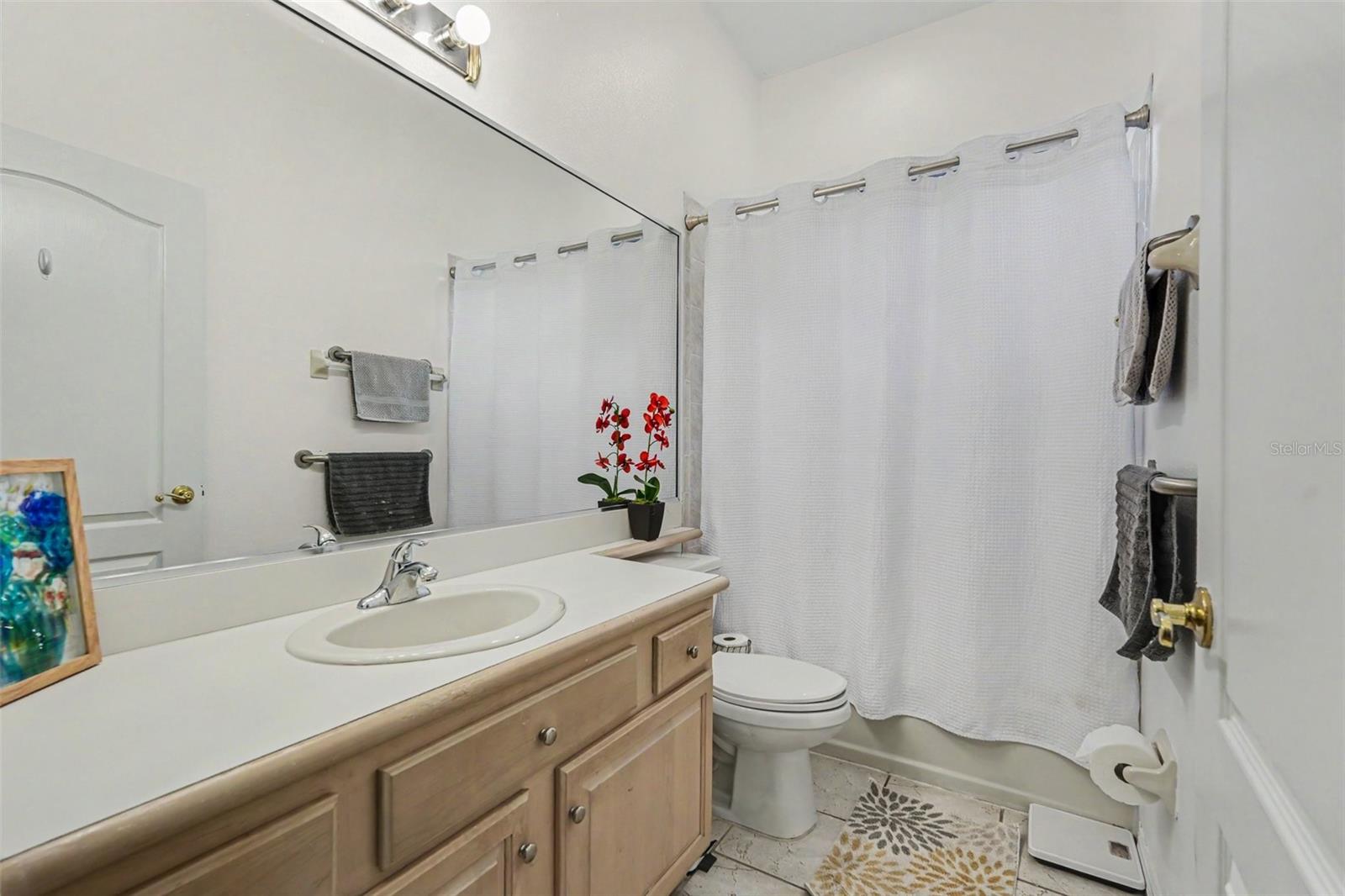 HOLLINGTON OAKS - Residential Lease