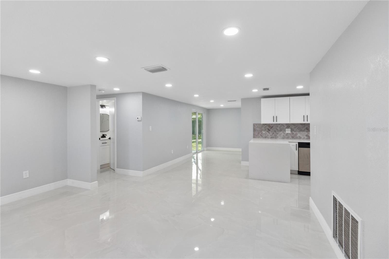 JASMINE LAKES - Residential
