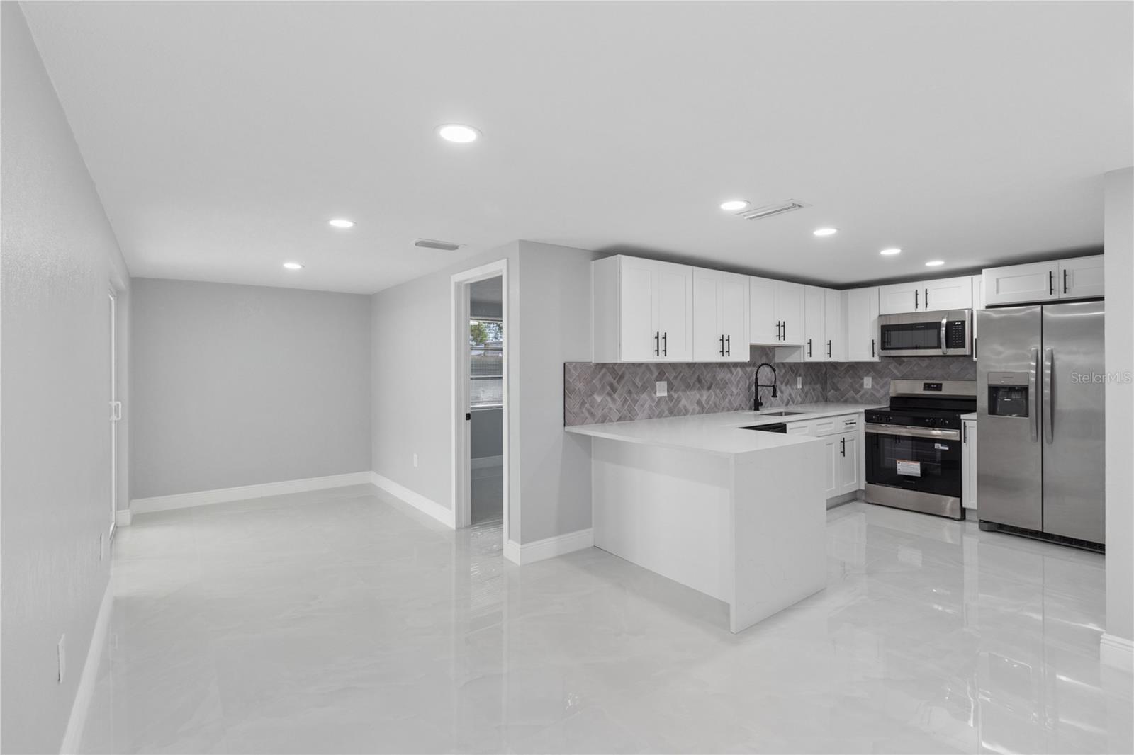 JASMINE LAKES - Residential