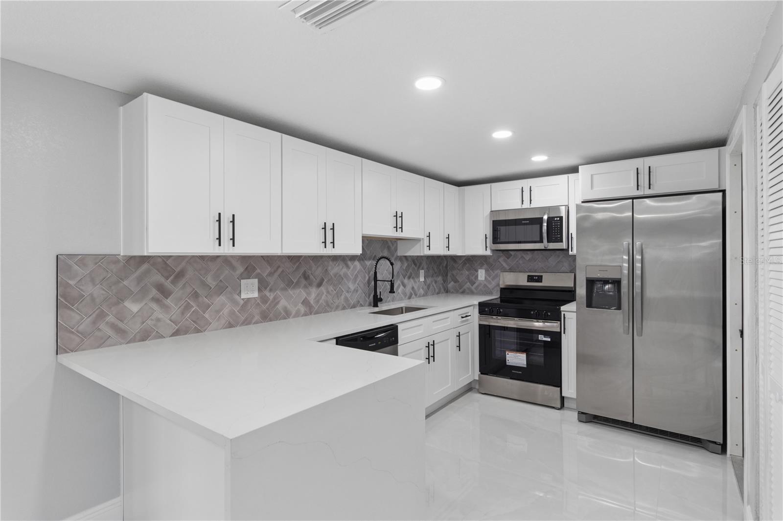 JASMINE LAKES - Residential