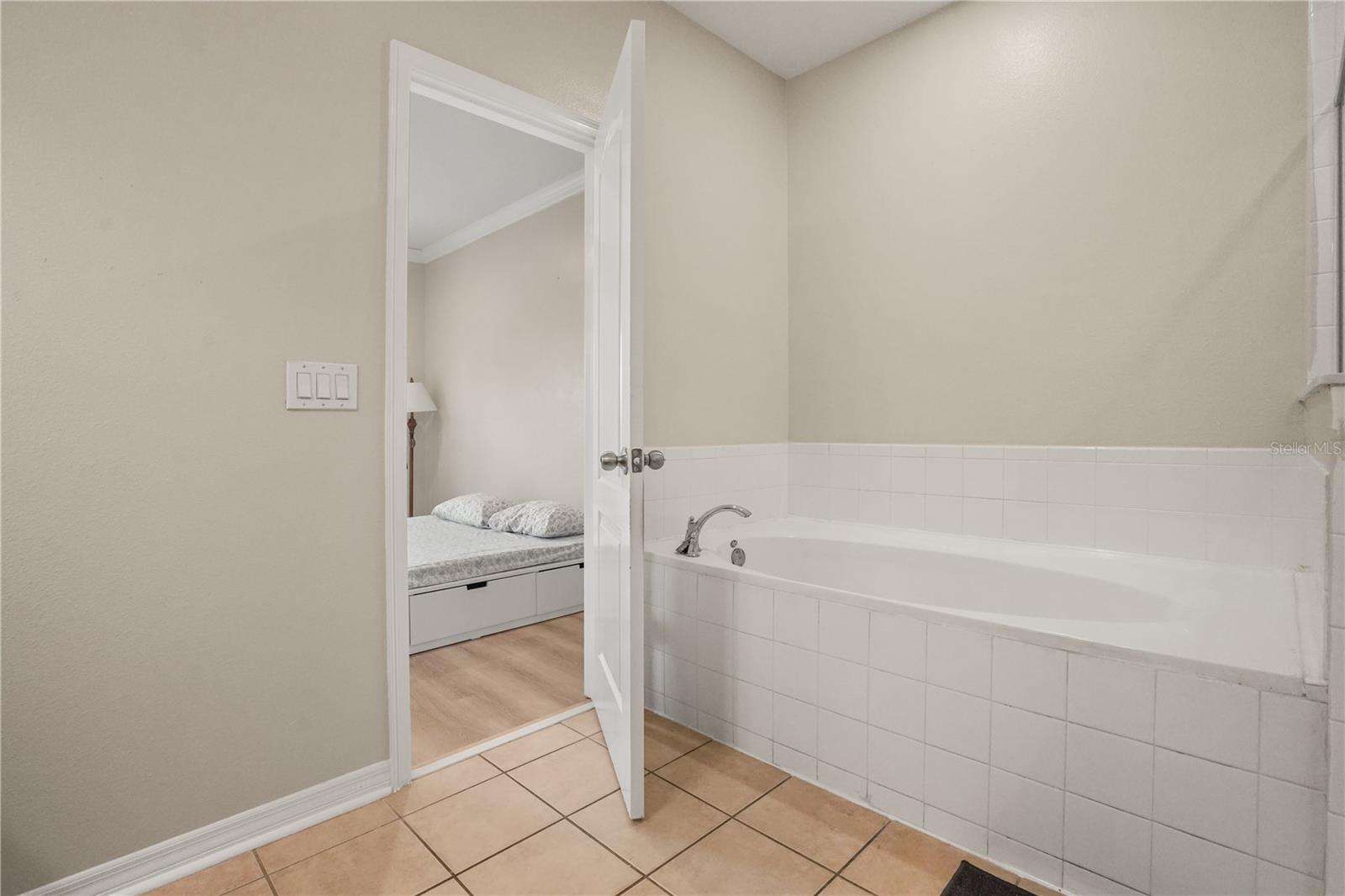 SAVANNAH PARK - Residential