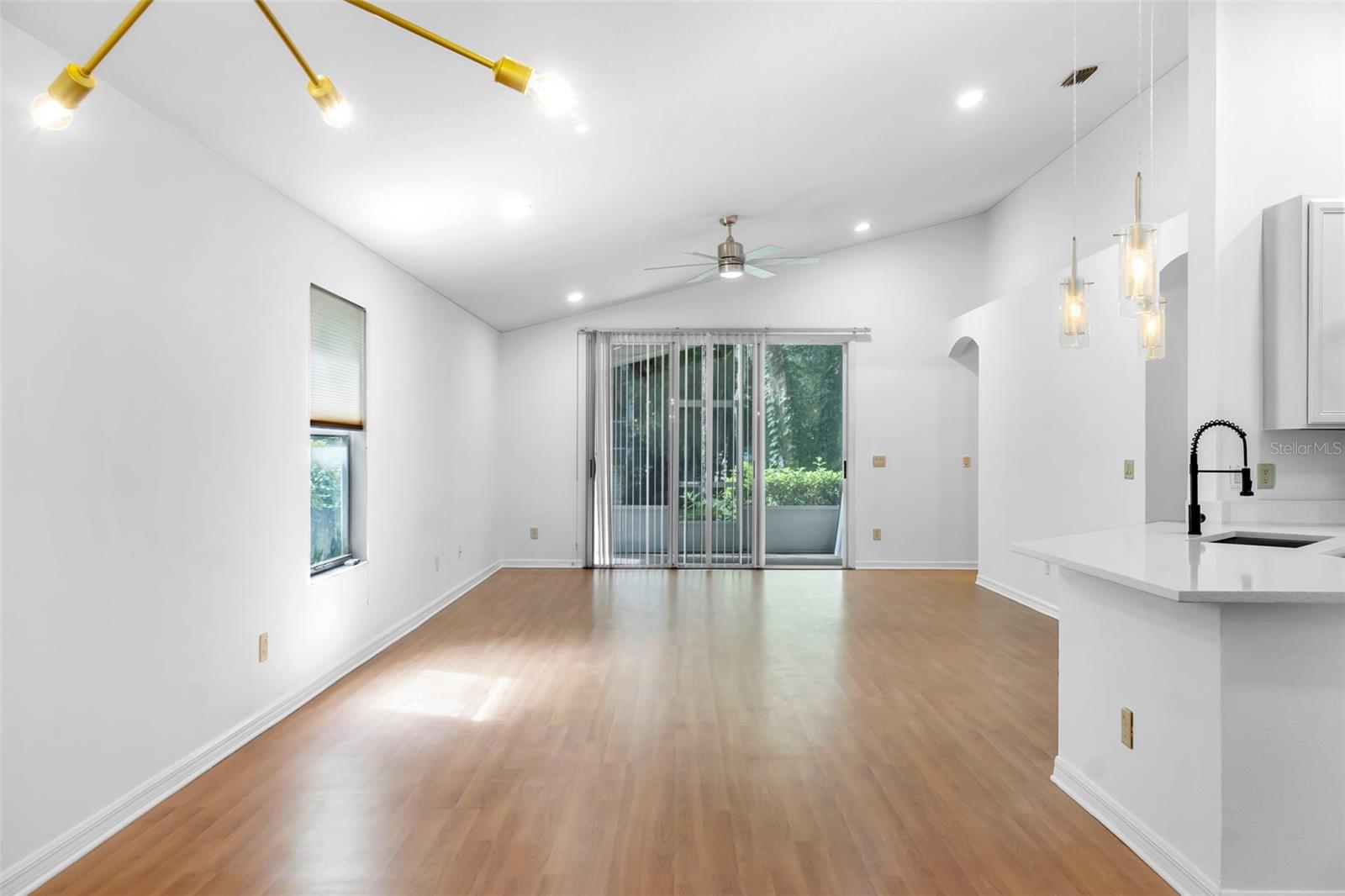 RIVER OAKS I CONDO - Residential