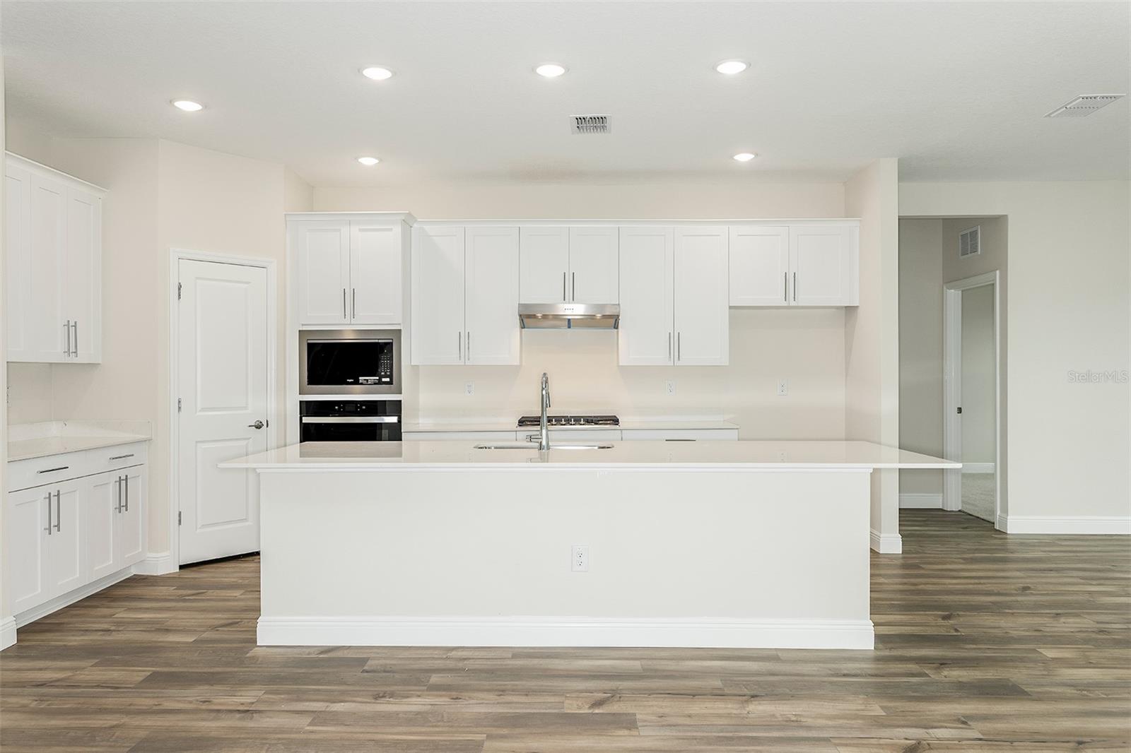 PASADENA WOODS - Residential