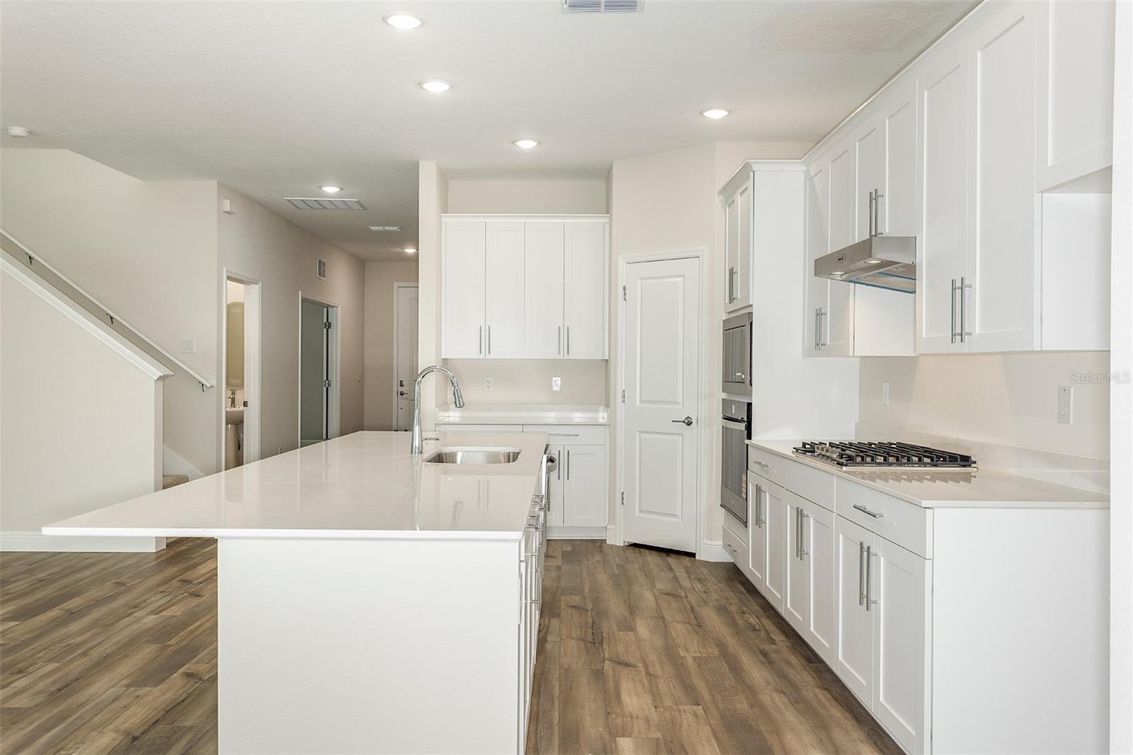 PASADENA WOODS - Residential