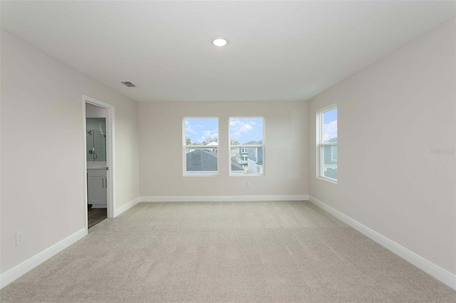 PASADENA WOODS - Residential