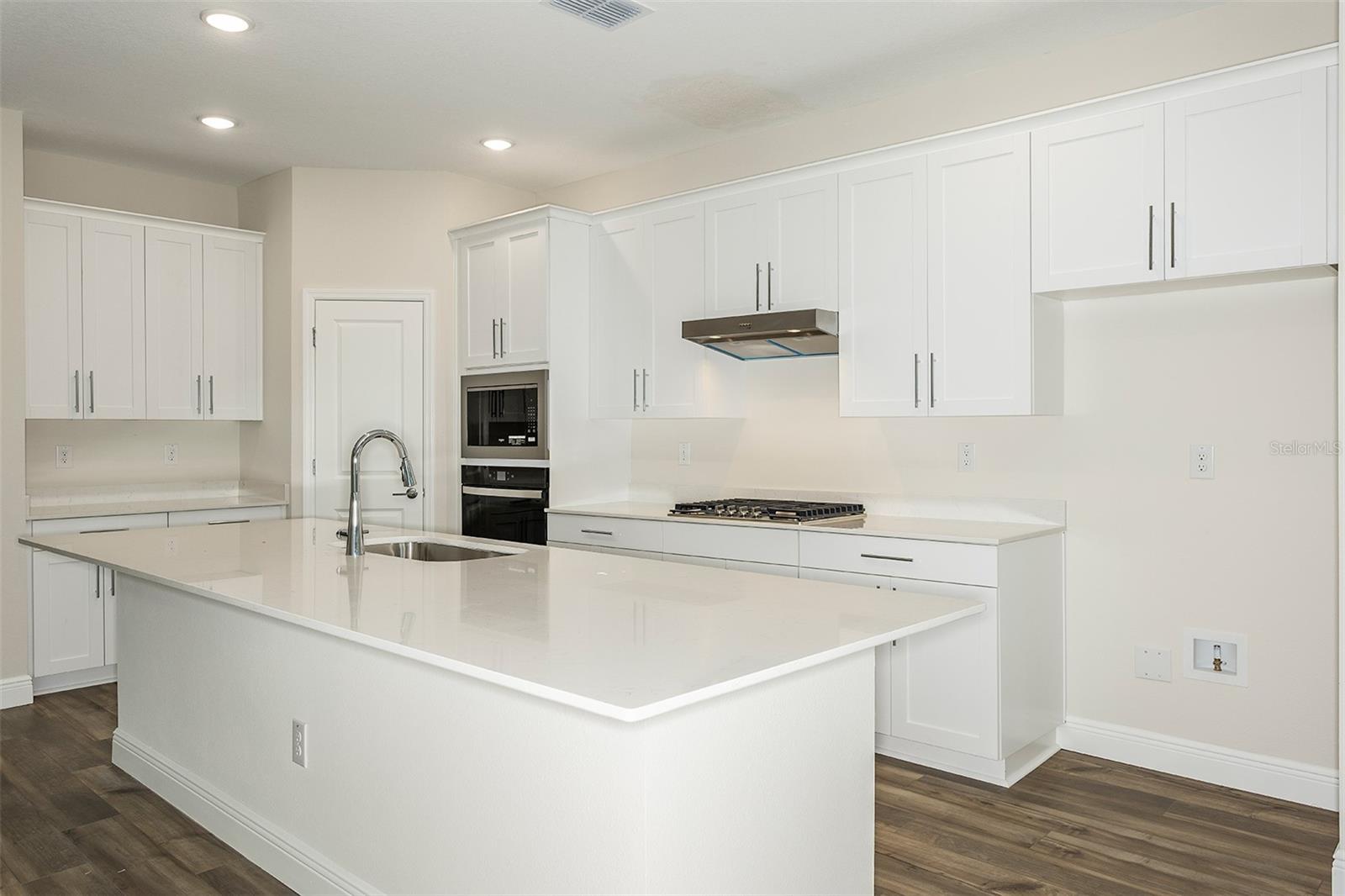 PASADENA WOODS - Residential