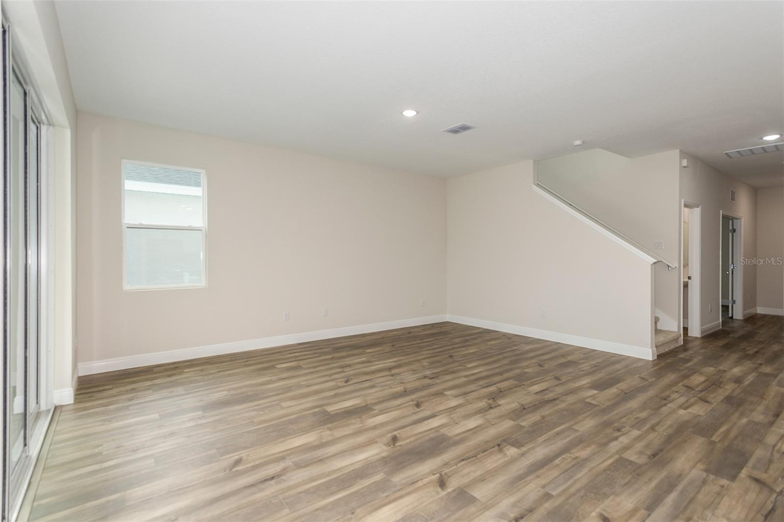 PASADENA WOODS - Residential