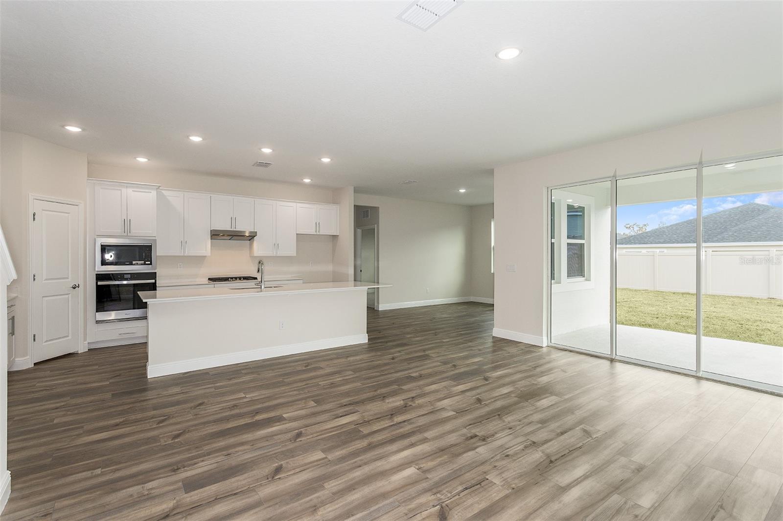 PASADENA WOODS - Residential