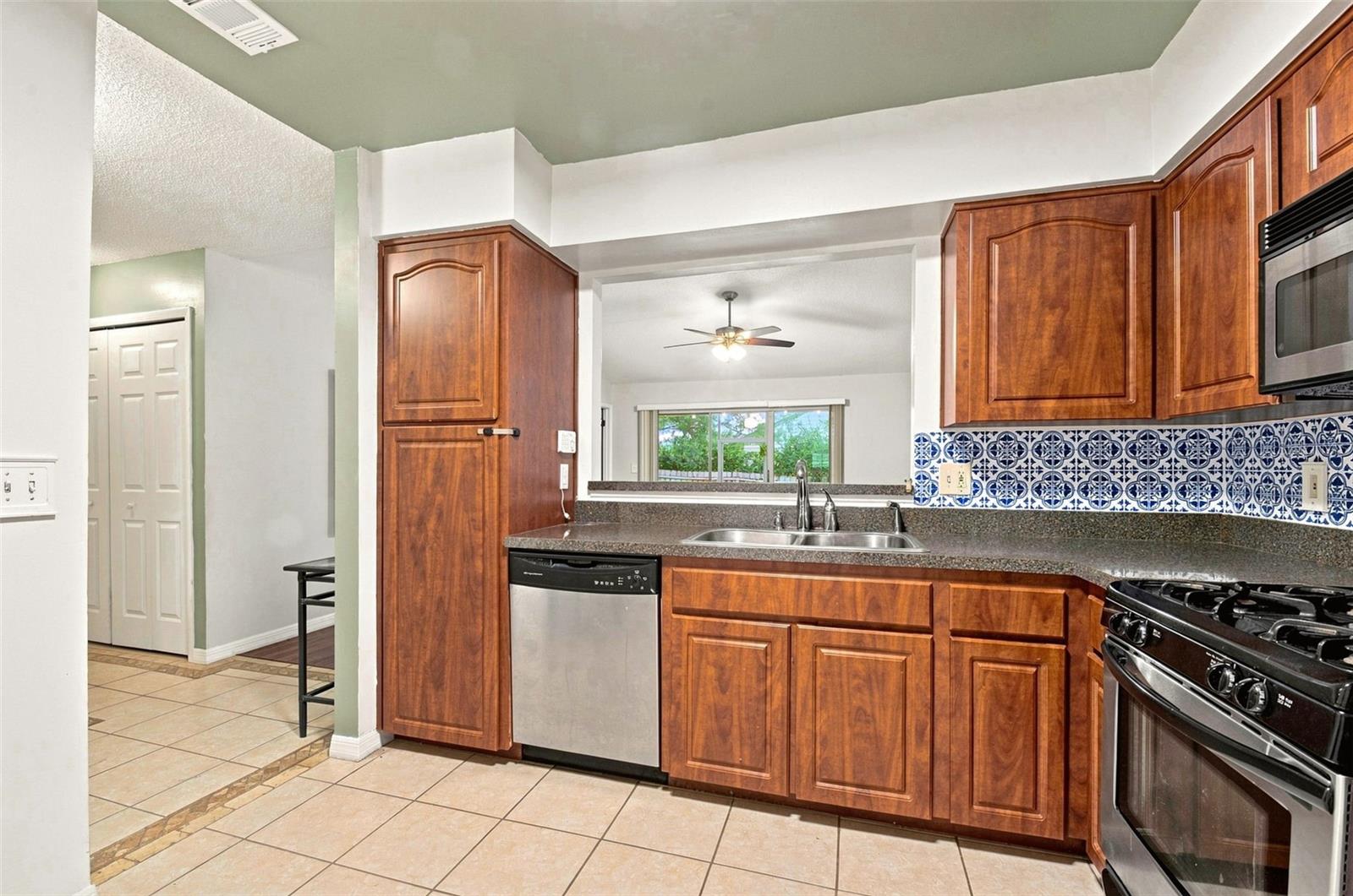 WESTLAKE MANOR UNIT 2B - Residential
