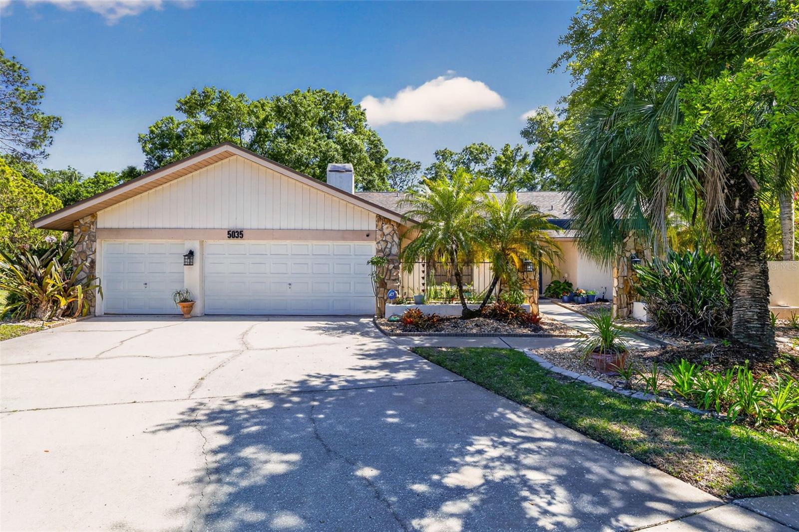 VILLAGE X UNIT 1 OF CARROLLWOO - Residential
