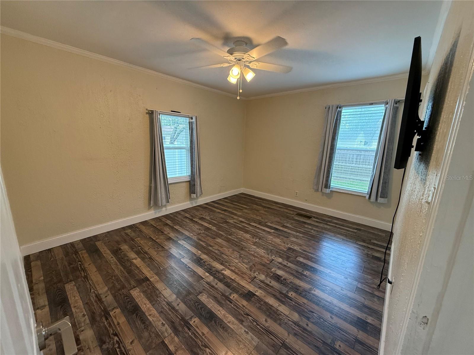 ROUSE MANOR - Residential Lease