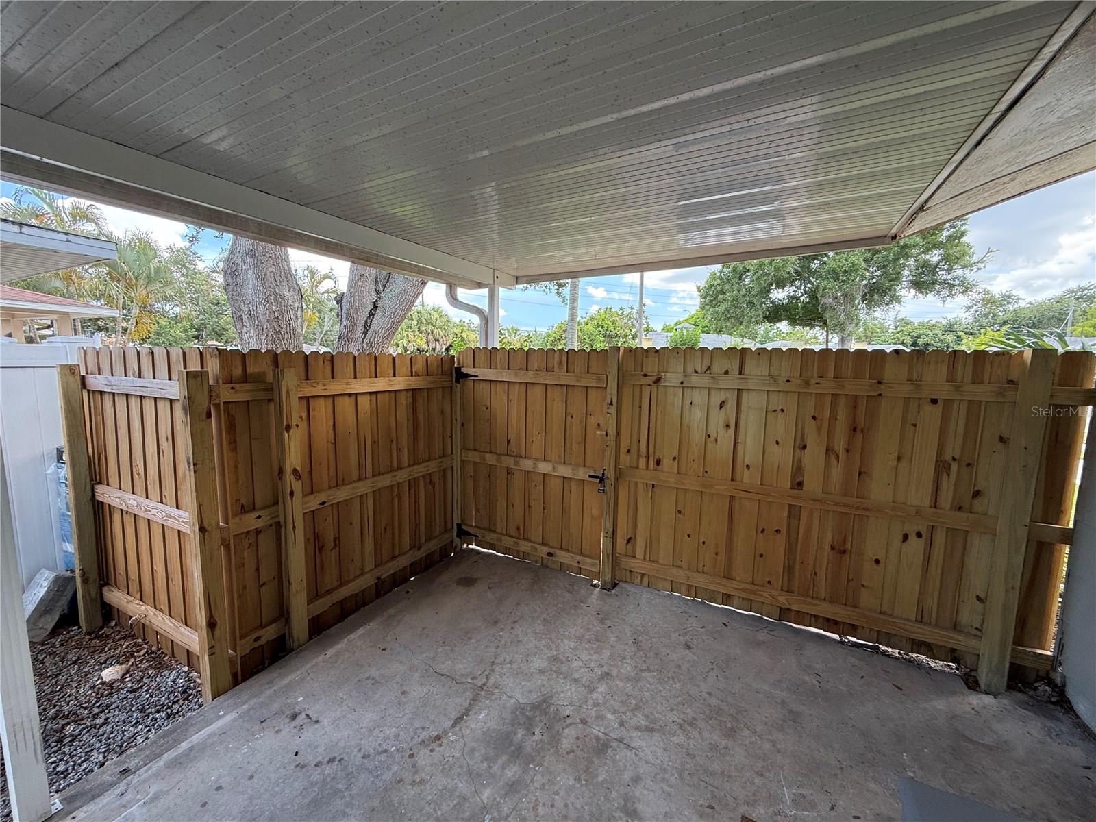 ROUSE MANOR - Residential Lease