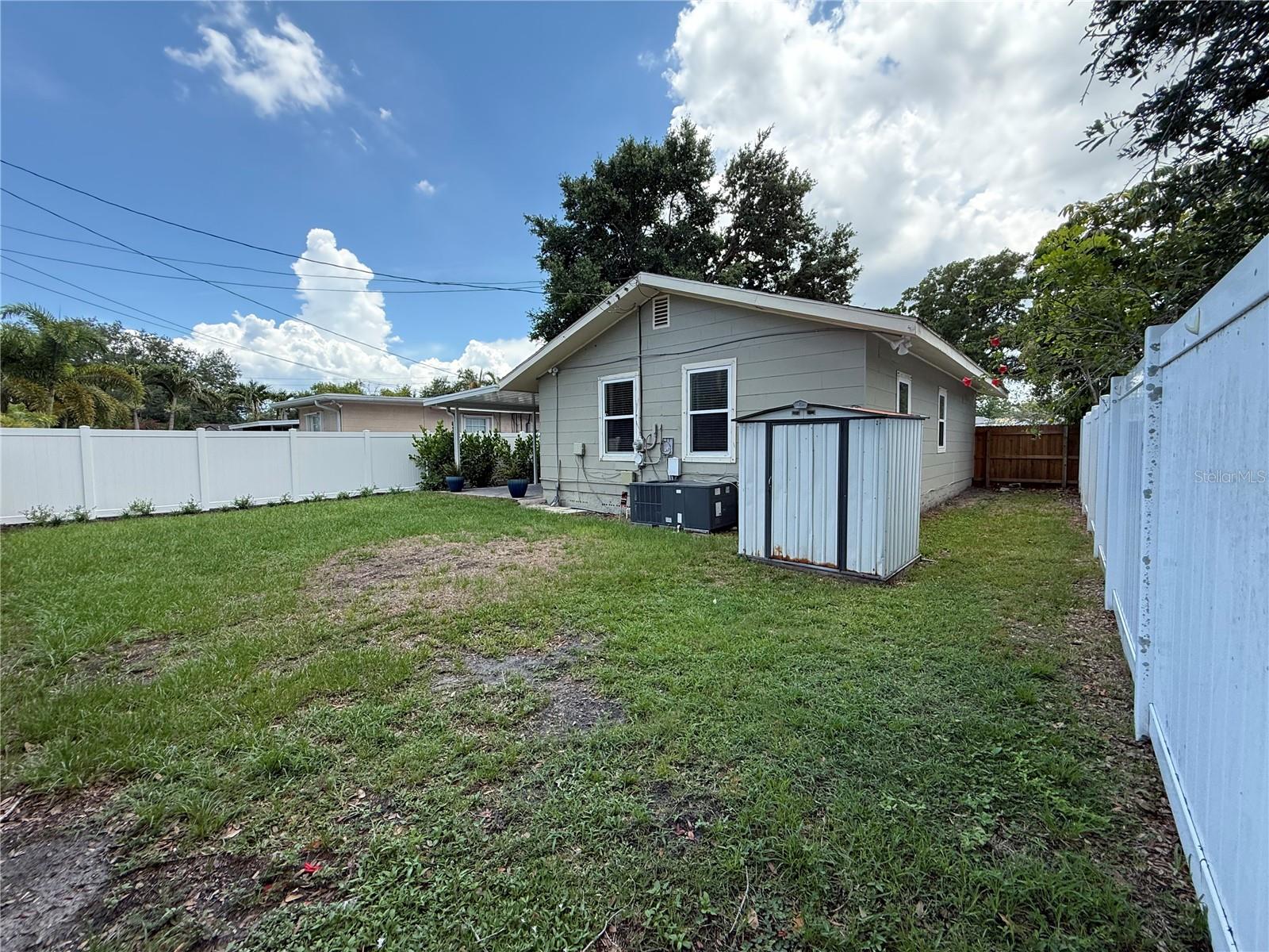 ROUSE MANOR - Residential Lease
