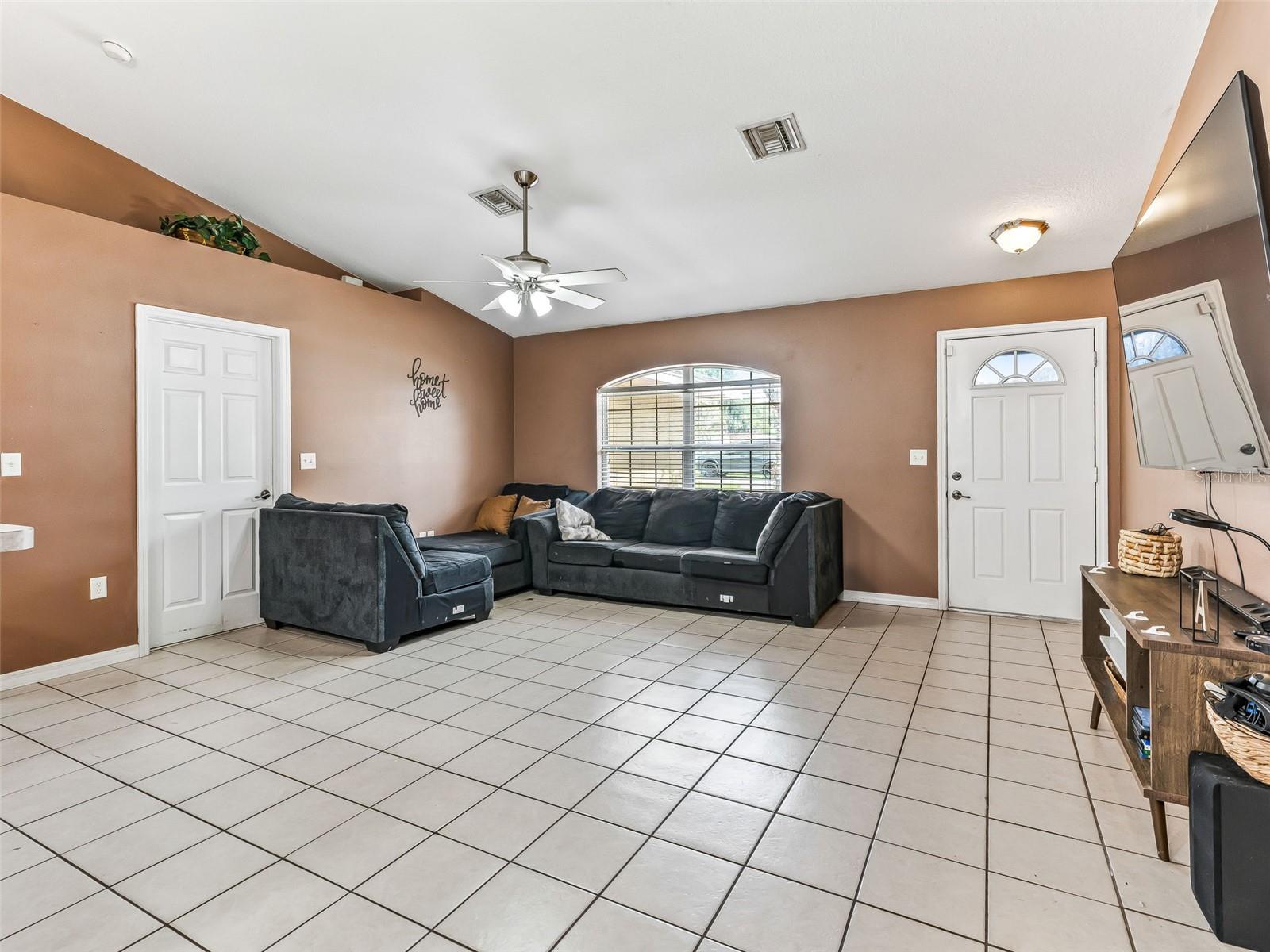 TRACYS POINT 3RD ADD - Residential