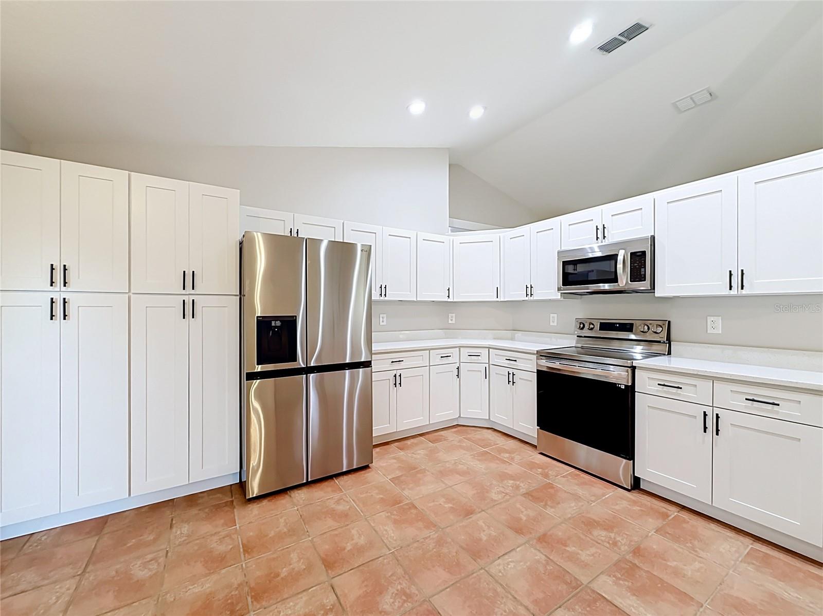 HARDWOOD TRLS - Residential
