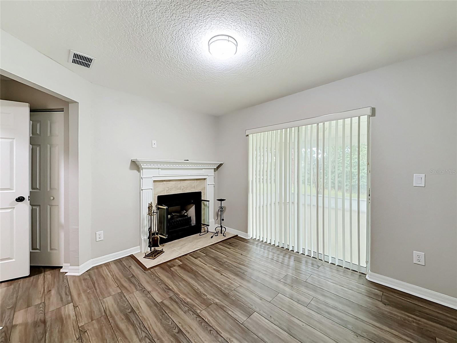 HARDWOOD TRLS - Residential