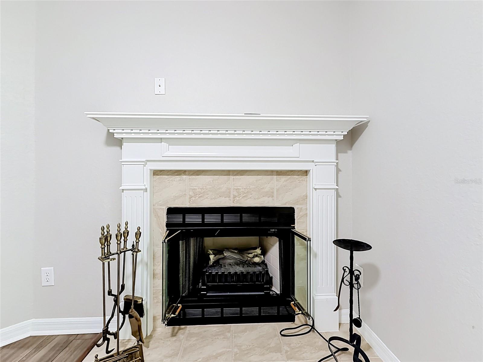 HARDWOOD TRLS - Residential