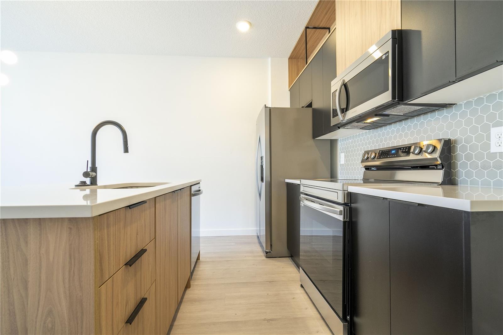 THE HUB AT WESTSIDE - Residential