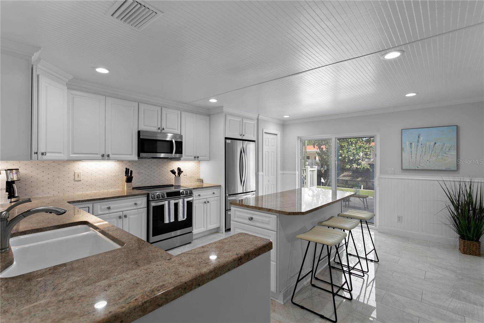 HENDERSON BEACH - Residential