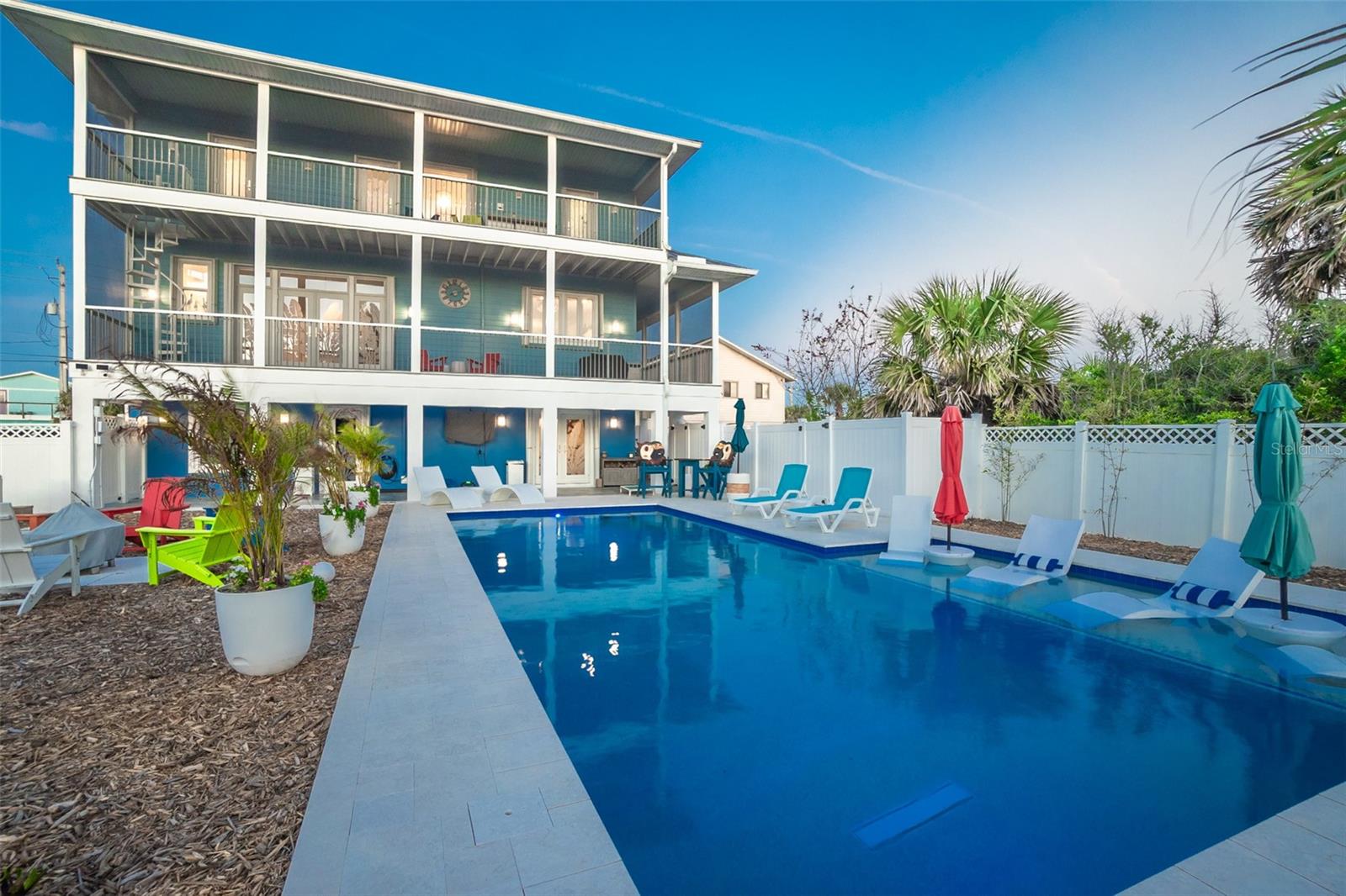 DOLPHIN COVE - Residential