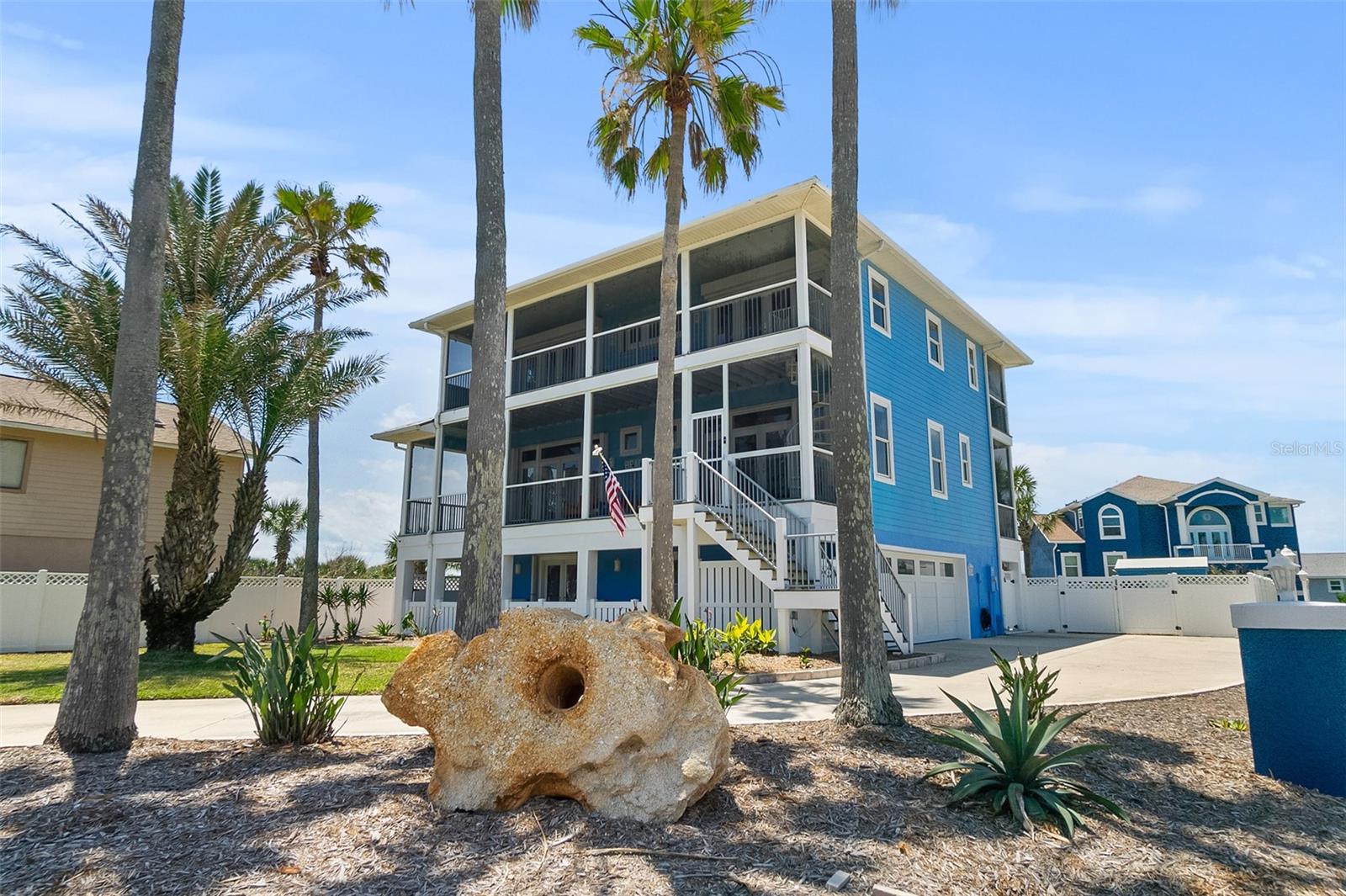 DOLPHIN COVE - Residential