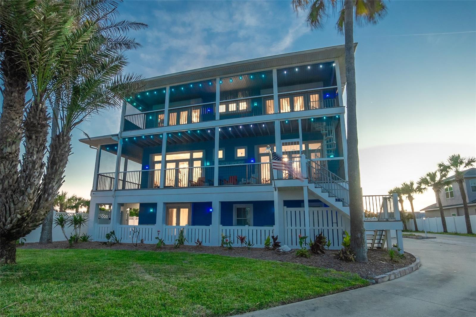 DOLPHIN COVE - Residential