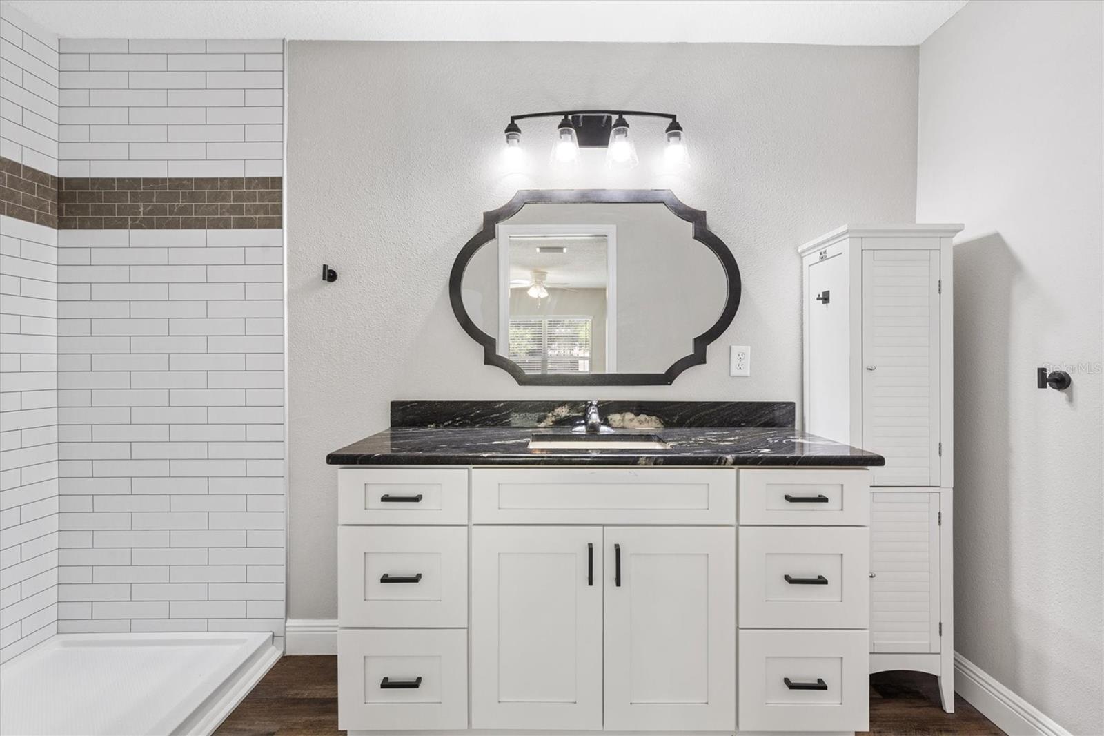 SUNNY DELL - Residential