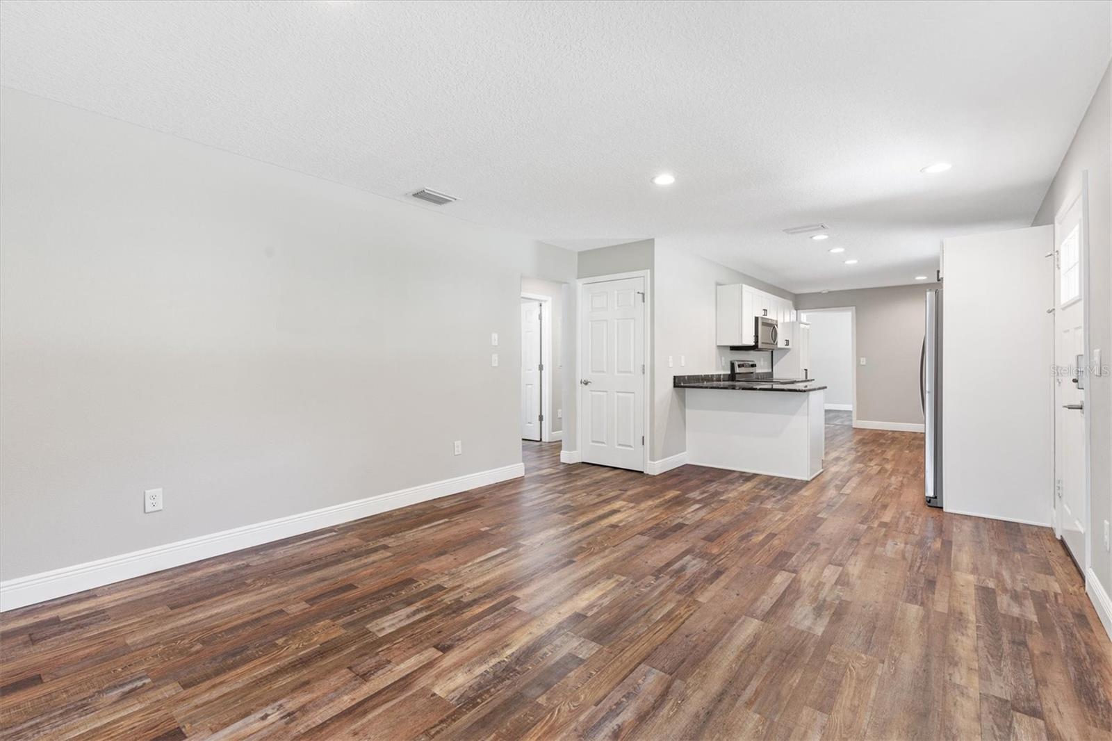 SUNNY DELL - Residential