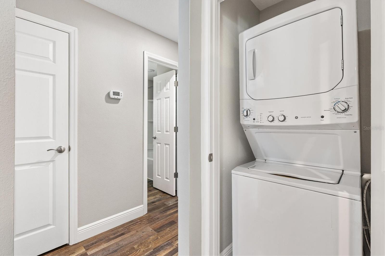 SUNNY DELL - Residential