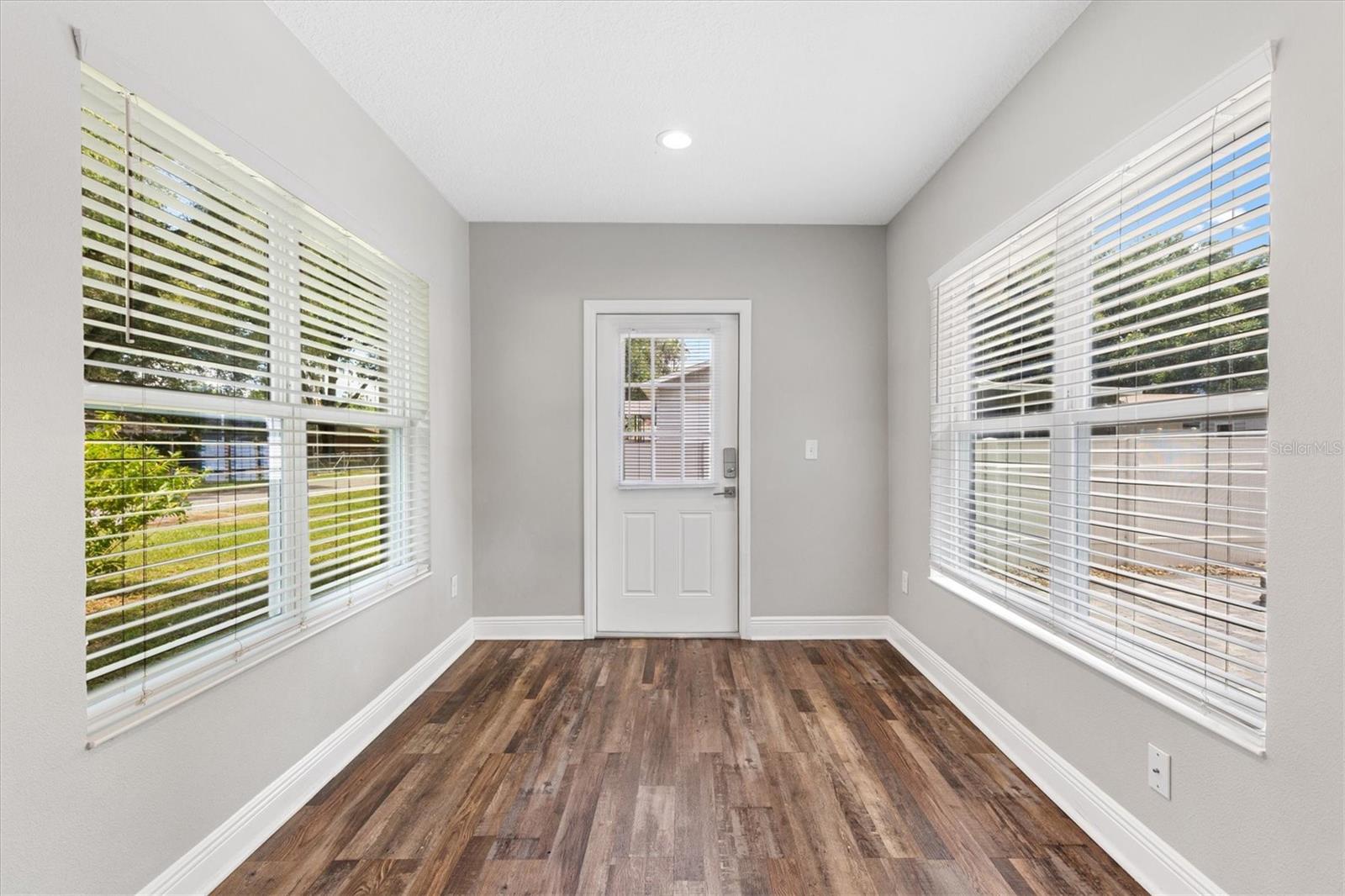SUNNY DELL - Residential