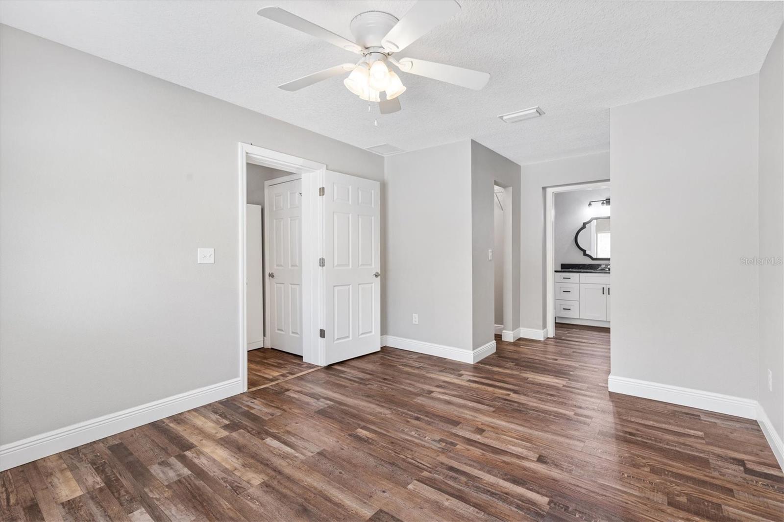 SUNNY DELL - Residential