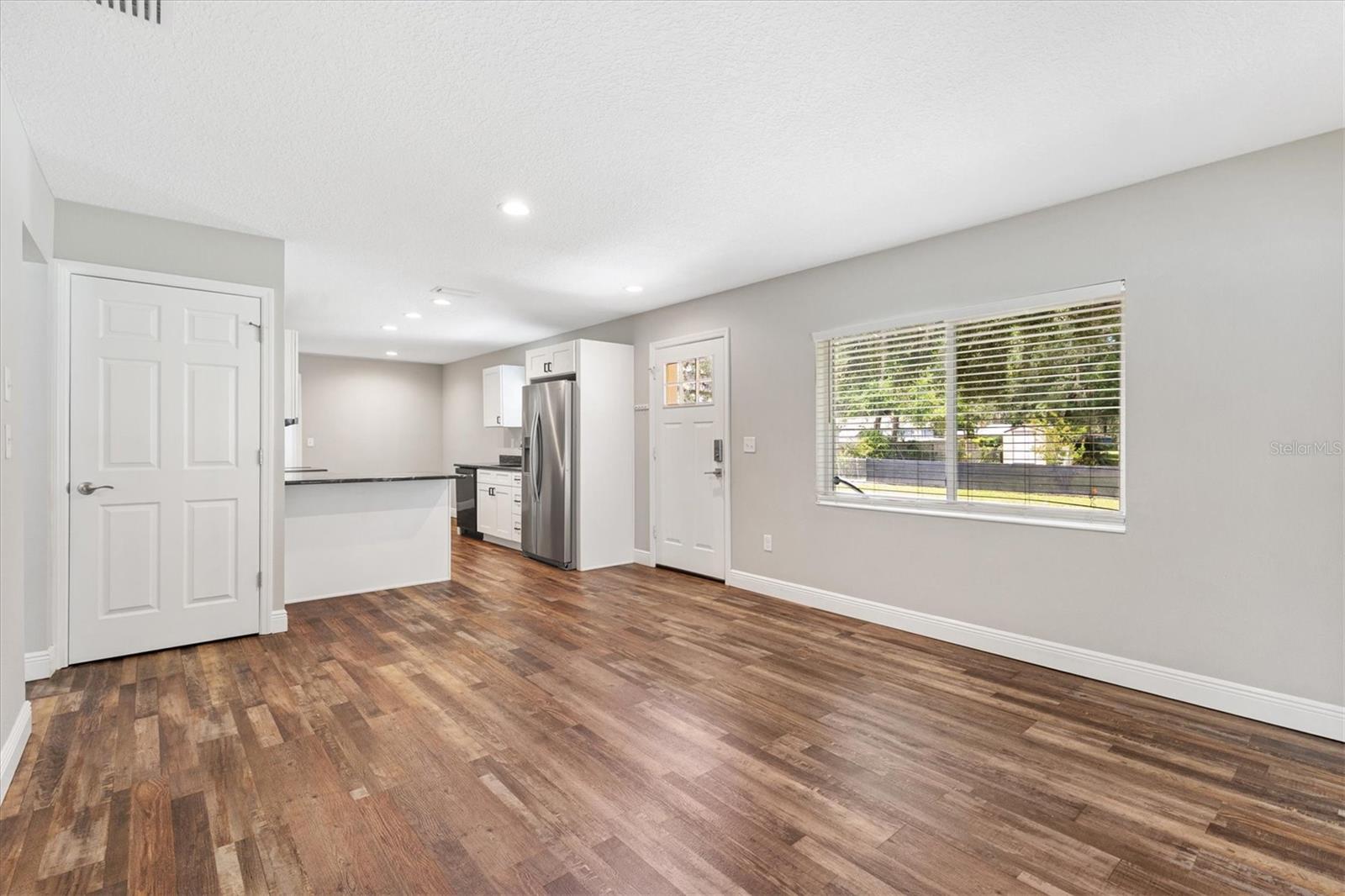 SUNNY DELL - Residential