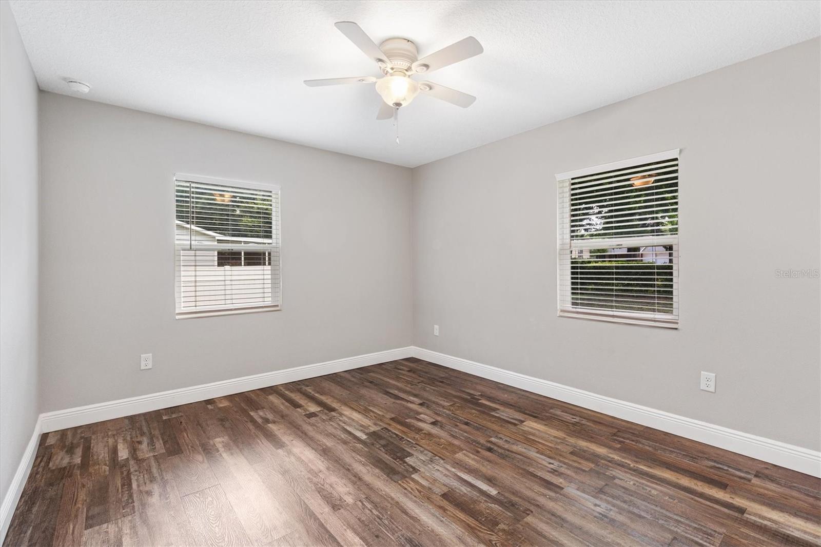 SUNNY DELL - Residential