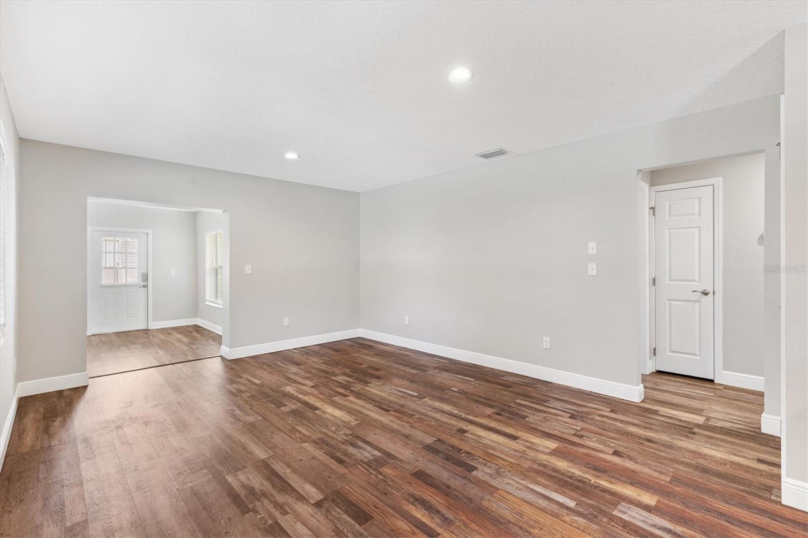 SUNNY DELL - Residential