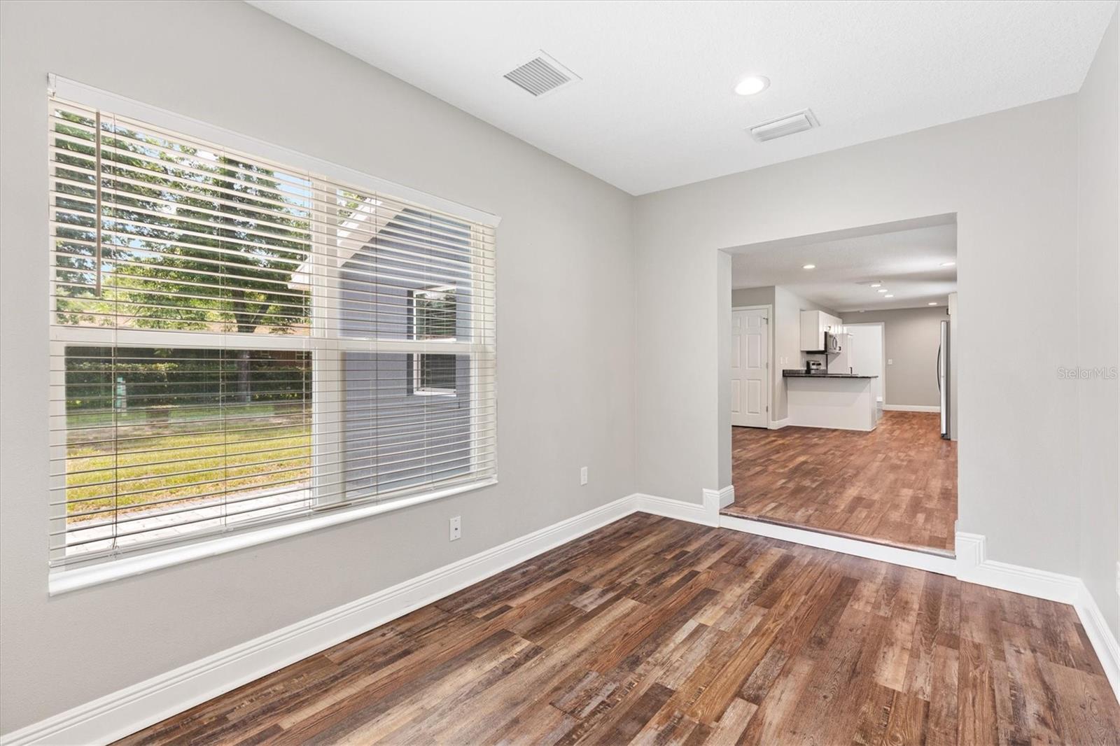 SUNNY DELL - Residential