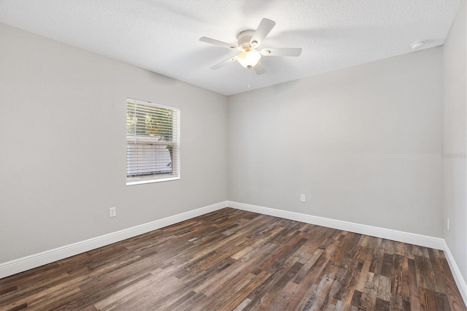 SUNNY DELL - Residential